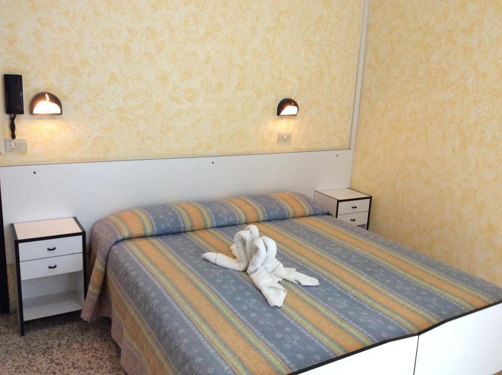 Hotel Oria Rimini Room photo